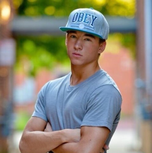 The latest on psanders an incredible rapper. Check him out on itunes or youtube. Rep the 21. http://t.co/ypCZgADmar
