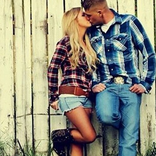 I'm just a small town girl who knows exactly what she wants and isn't afraid to do anything she can to get it!