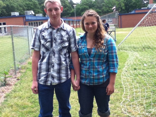 Im a country guy with a awesome Girlfriend Brittney Moore-Left_Twix_Ninja