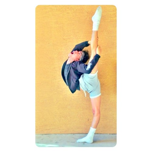 Brandon|18|Gay|Dancer|Instagram: boneless_brandon