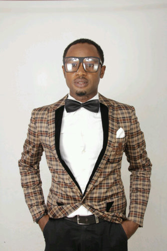 Kenechy is an artiste with a difference, He is of contemporary. His internal verities earn him many degree above his equal. He was born in Niger state nigeria