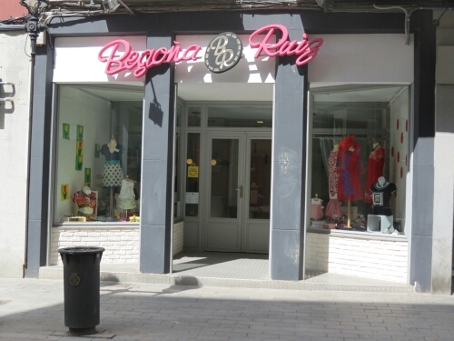 BR Begoña Ruiz, es un establecimiento dedicado a la venta de ropa y complementos .www.brmoda.es,
Renueva tu armario, mira que precios!!!