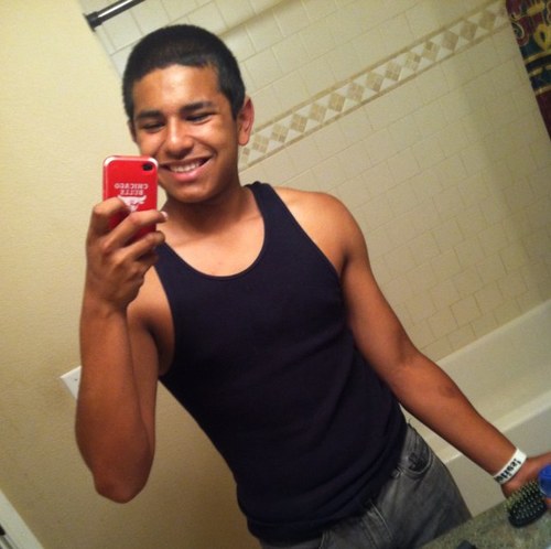 fresh_Drose67's profile picture. I love to play sports, my favorites are boxing, basketball, and football