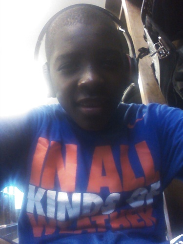 NO BIO NEEDED FOR THIS TWITTER JUST KNO IM SINGLE YEA IM SINGLE... LL
