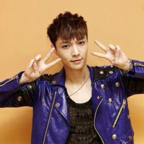 EXOのLAYbotいむにだ!! 本人様じゃないよ~ㅋㅋㅋㅋ みんな仲良くしてね♡ いつでもDMきてね(๑′ᴗ‵๑) 俺の→@yuna_bot__ 130615→START
