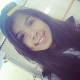 Uma garota como as outras 
                       eu sou quero ser  feliz  :*