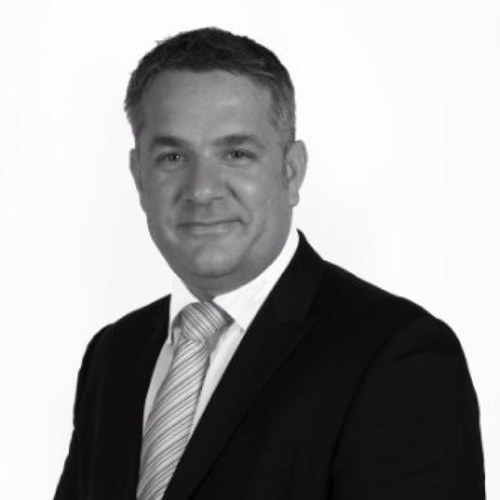 MD at award winning West London Estate Agent Northfields. Dad to 3 beautiful girls. Loves #property #people #marketing  #MUFC. Tweets & opinions are my own.
