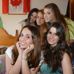 Futura maestra de inglés.Amante del ajedrez, la lectura, el FCBarcelona y los pequeños placeres de la vida;). Rendirse es de cobardes.