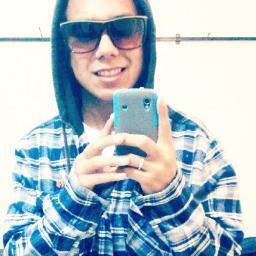 Me Llamo Emilio Alehxander ,& Si me Sigues Te SIGO !! :** 
http://t.co/K9gtgu8W0D ;* !