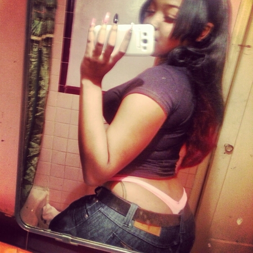 LOVELY ITALIAN LADY OMW TO SUCCESS NEVER LOOKIN BAC ONLY FORWARD. EXOTIC LIL MISS   ♥  . INSTAGRAM-_pr3tysha_