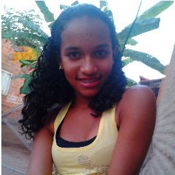Menina muito extrovertida , evangélica :)