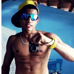 ''Não mudo por ninguem,mas melhoro por quem mereçe ! ;)