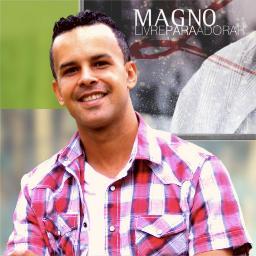 Carlos Magno Oliveira Santos, músico, adorador. Lançou seu primeiro CD com o título Livre Para Adorar, fruto de suas experiências e intimidade com o Senhor.