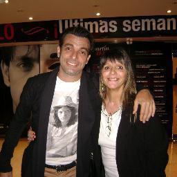 Nací un 15 de enero. Vivo en Belgrano. Tengo 3 sobrinos y 3 ahijados. Me encantan los deportes, el cine y el teatro. Disfruto estar con mis amigos y mi flia.