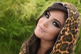 Actress \ Singer, Recording The Walking Dead! Download my music ITUNES!
IN BRIEF Day November 10 in Brazil recording my DVD.