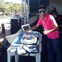 #DJ#HOUSE http://t.co/JeoZPt2aTn