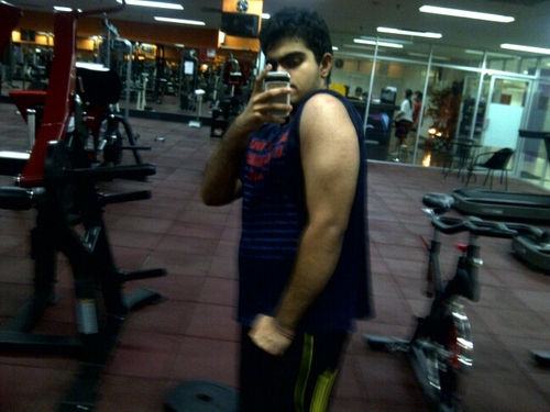 I have no bio :p