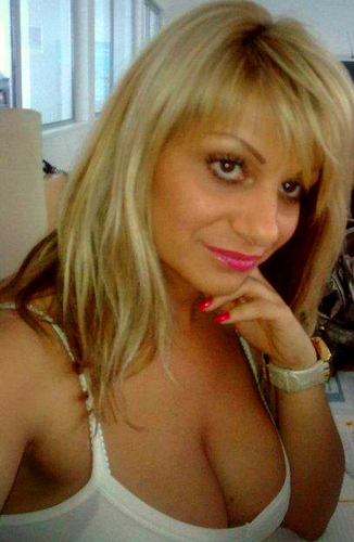 Lady who loves meeting new people!  Xoxo