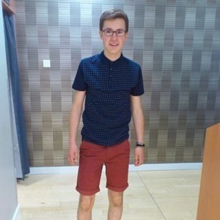 davidstewi's profile picture. Love football. Center back team nike

 Lincoln