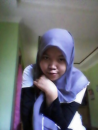 B a girl with mind ,
a woman with attitude ,
and
a lady with class .
