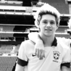 arroba Harry_Styles vem aqui e me come rapidão, só pra mim testa uma coisa