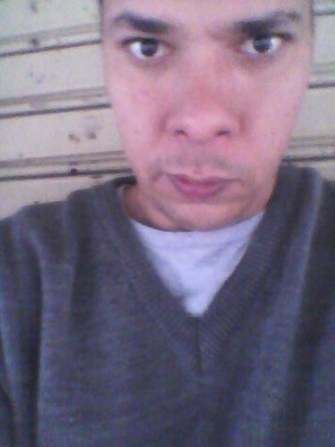 gosto de ROCK, CONTAr puada, jogr video game e assistir TWO AND A HALF MeN