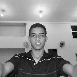 Tenho 16 anos sou musico e trabalho como cinegrafista da Banda Além Do Céu(http://t.co/KcD6D9NyTg)