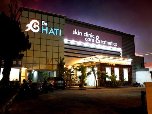 Skin Clinic, Care& Esthetics;Medical BodySpa;Hair Treatmeant&Style;STEMCELL Therapy;Anti Aging;Rejuvenation;Facelift;Cosmetic Surgery;Baldness Therapy