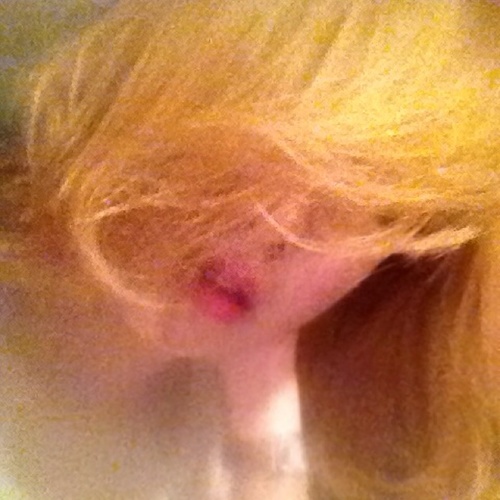 Ahjin_P's profile picture. DIZAINA.
Fashion Design, Fine Art.
재해석의 창조 순수한 디자인.
작가 지망.