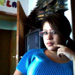 nombre:daniela
edad:16 años
idolos:justin christian caitlin y taylor swift 
pasatiempo:leer noves de beliebers jaja estar en twitter y en facebook