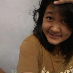 PuputRii | 03-06-1998 | SMAN 1 Pasuruan | LikeMusic :)