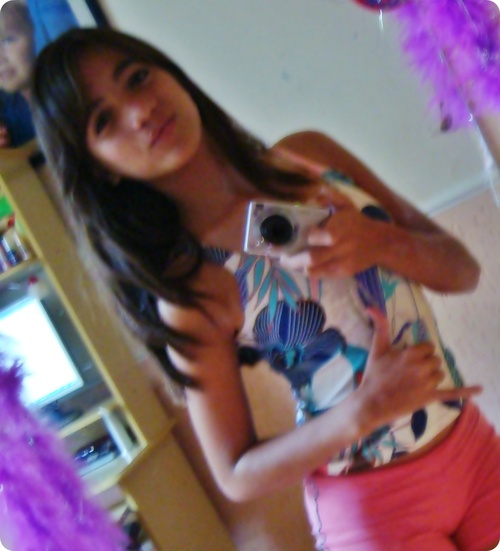 geovannamoura's profile picture. Eu vou passar batom, chic...chic...chic...chic... Eu vou ficar bonita, chic...chic...chic