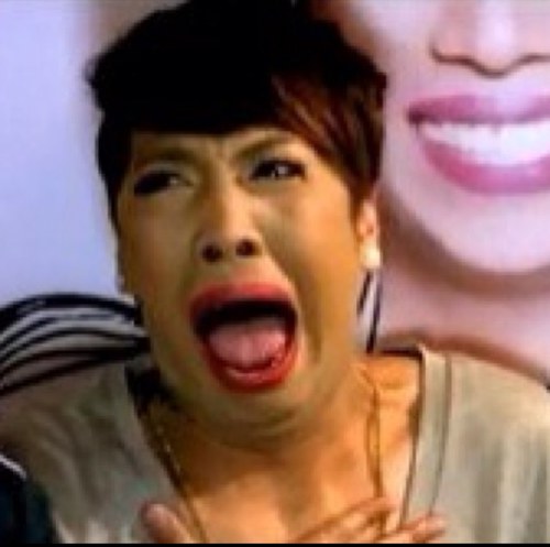 Sinabihan ako ng PANGET ng MAS PANGET pa sa akin at PROUD pa siya sa POSER niya... ay CHAKA!!! yun na yun... balat ng saging... Echos. Shunga Lang?