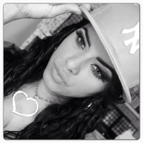 ☆Peruvian living in Japan☆
iiiiii LoooVeee MakeUp❗
Facebook: Jeamileth Doll
YouTube: Jeamileth Doll