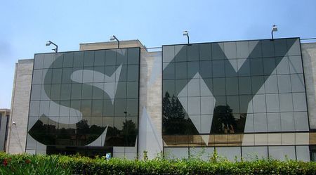 Solo con SKY hai una TV migliore, ogni giorno! 
Offre su twitter:supporto tecnico e commerciale,info e news 9-19 (escluso sab/dom) 
Seguiteci.