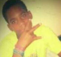 Follow My Cousin @_TheNiqqa_Rolan & Follow @__Ronyell ❤❤