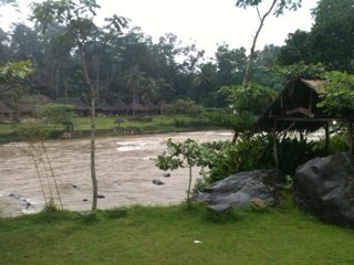 AnggoAlus's profile picture. Tukang cari sponshor 
Cnep | Lips KTV