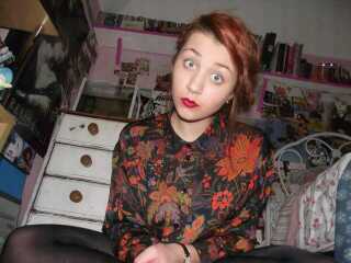 Single|15|Girl crush on Florence Welch|festivals|harp banjo piano ukulele violin singer|Kent|