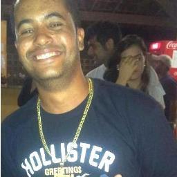 Estudante de Educação fisica , 26 anos XD

divulgo bandas e vendo shows tbm ..!