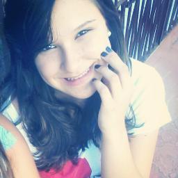 14 anos de pura inocência ;3  Pensa numa pessoa ciumenta , dramática , estranha , ás vezes chata , teimosa ,insuportável , difícil de entender , essa sou eu ,