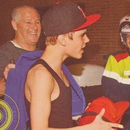 Hi guys♥ I love @bellathorne @zendaya96 @selenagomez @justinbieber and @momahornakova ♥ .. and i love my followers :) i love dance & music♥ xoxo