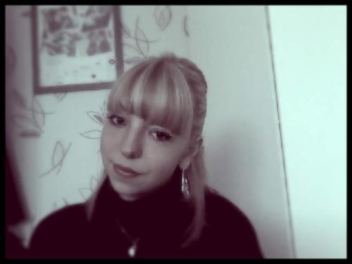 25_Axelle's profile picture. 