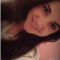 O mundo pode até fazer você chorar, mas Deus te quer sorrindo.