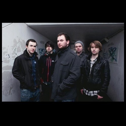 We are a 5 piece Melodic Metal band @RiseWithGraeme @Fozzyboyy @CallumIsStoked http://t.co/Ojn9RQAQQY