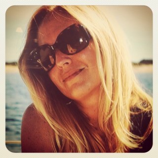 Mother... Mermaid...Keeper of all useless 80's info..side hustle caterer…devoted foodie….♥️ all things distressed..can laugh at herself.