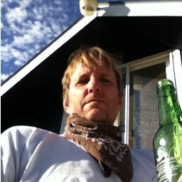 Existentially befuddled agnostic earthling. Whitman College grad. Former community college instructor. Photoshop nerd. Avid hiker and daytripper. Macro dude.