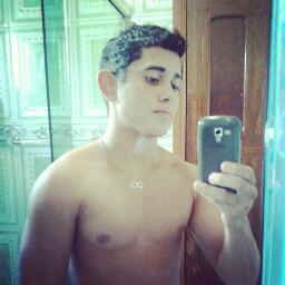 gosto de tudo um pouco (:
http://t.co/c2iBt3oRiv
