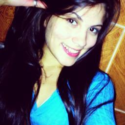 19 anos , garota de palavras complicadas , simpatica filha do Rei e apaixonada pelo RAP ∞