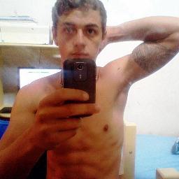 Não viva para que a sua presença seja notada, mas para que a sua falta seja sentida.