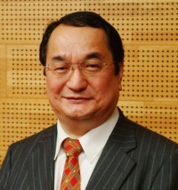 代表　政治評論家 板垣英憲  (板垣英憲プロフィール)  昭和21年8月7日 広島県呉市生まれ  中央大学法学部卒。海上自衛隊幹部候補生学校を経て毎日新聞社入社。  社会、政治、経済部記者を経て評論家となる。著書158冊。  https://t.co/zfmRJ291Q2